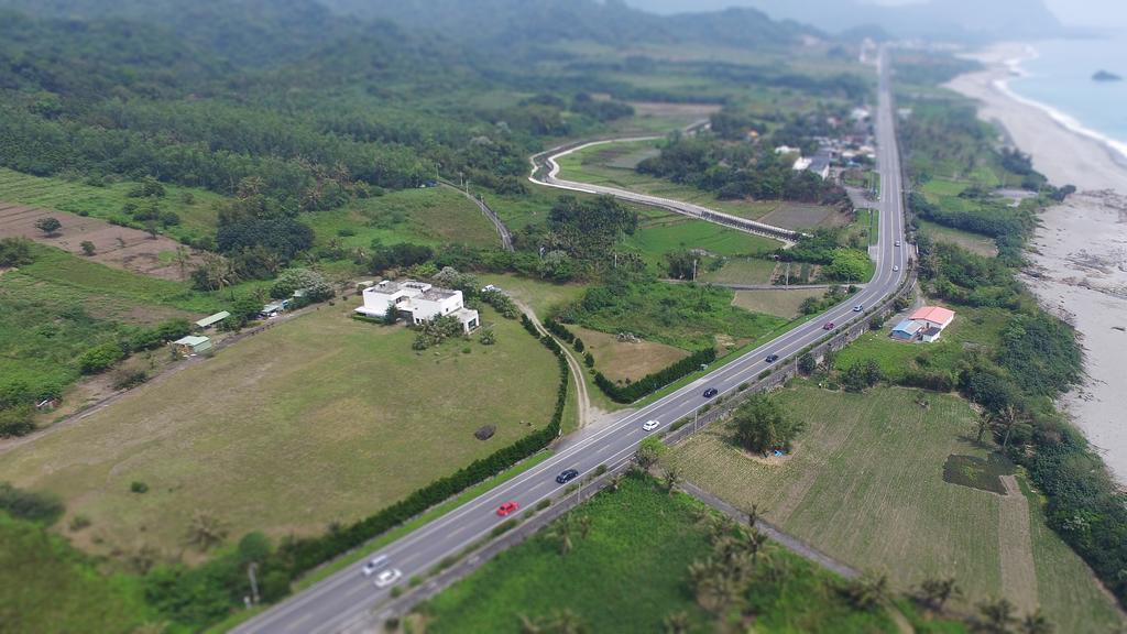 The Blue Lagoon B&B Fengbin Bagian luar foto