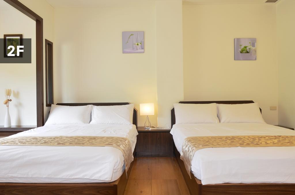 The Blue Lagoon B&B Fengbin Bagian luar foto